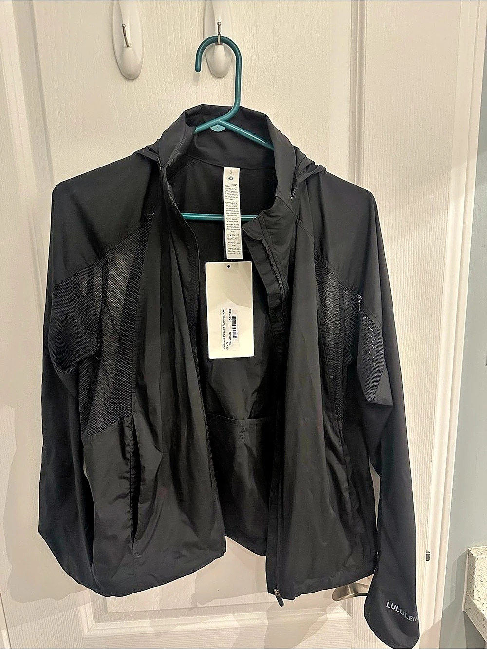 lululemon Ventilated Packable Running Jacket Black Hooded Jacket Size Small NWT